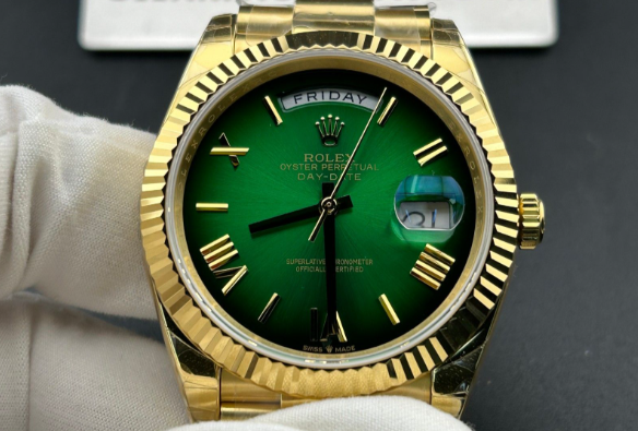 贅沢の極みを手元に：CLEANファクトリー ROLEX デイデイト