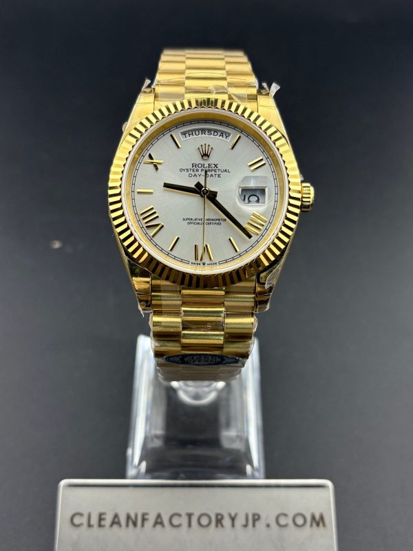 CLEANクリーン工場　ROLEXロレックスデイデイト　イエローゴールド228238　40mm　シルバー文字盤　フルーテッドベゼル　プレジデントブレスレット　1:1精度